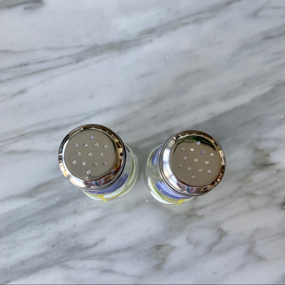 Hydrangea Salt & Pepper Shakers•NWOT+ HAND-PAINTED•Shades of Blue, Green & White - Picture 5 of 6